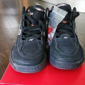 New Balance Men's Black and White Athletic Shoes